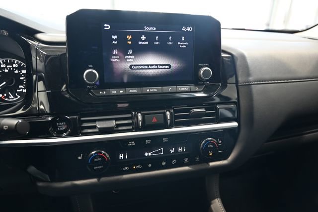 Used 2025 Nissan Pathfinder SV image 15