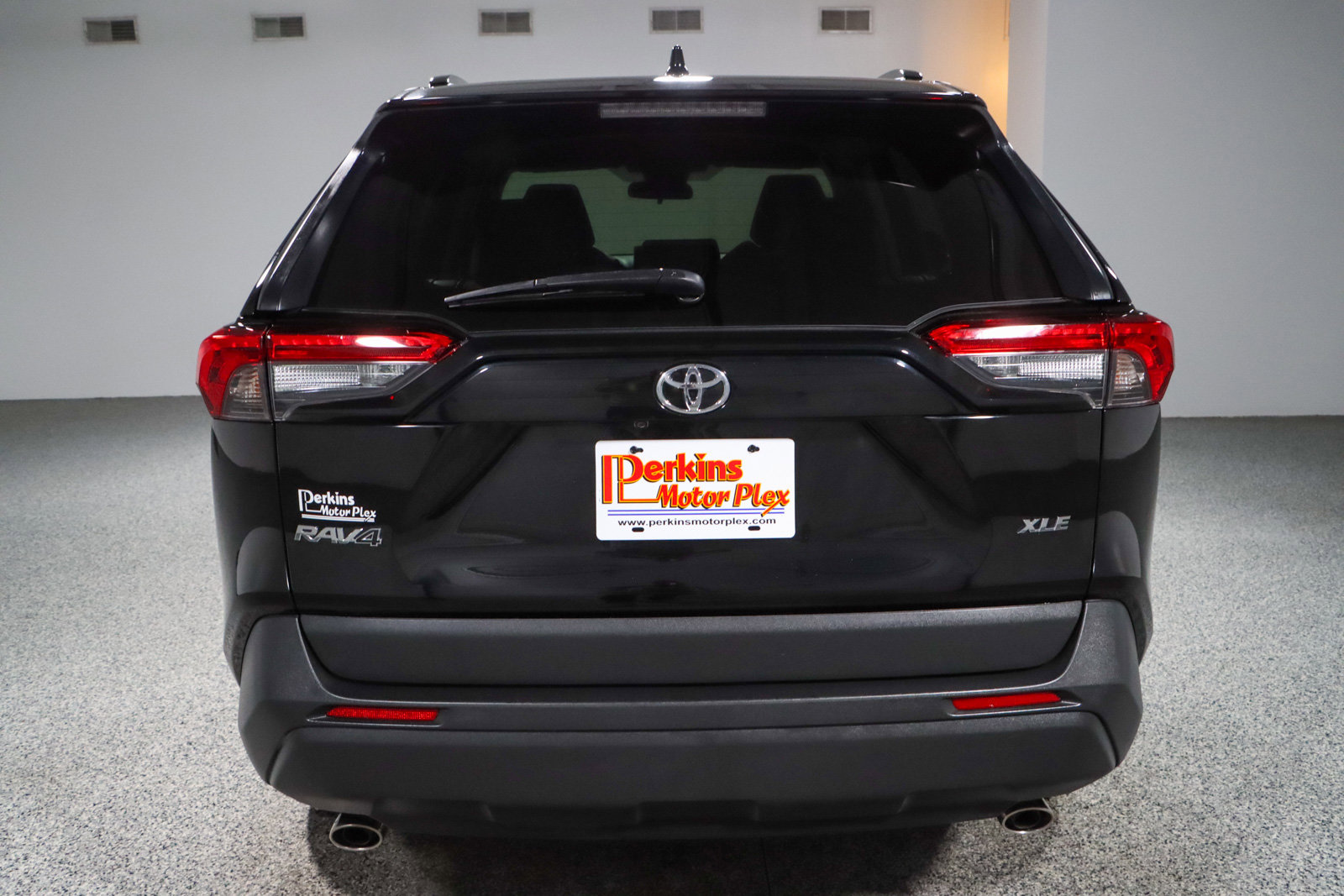 Used 2022 Toyota RAV4 XLE image 8