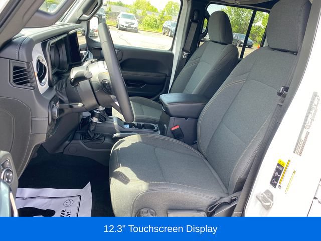 Used 2024 Jeep Wrangler Unlimited Sahara w/ Technology Group AWD/4WD image 17