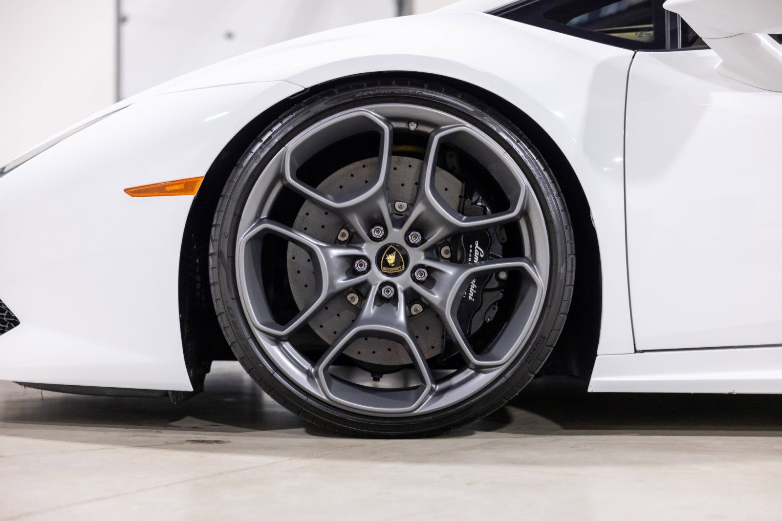 Used 2016 Lamborghini Huracan LP 610-4 image 21