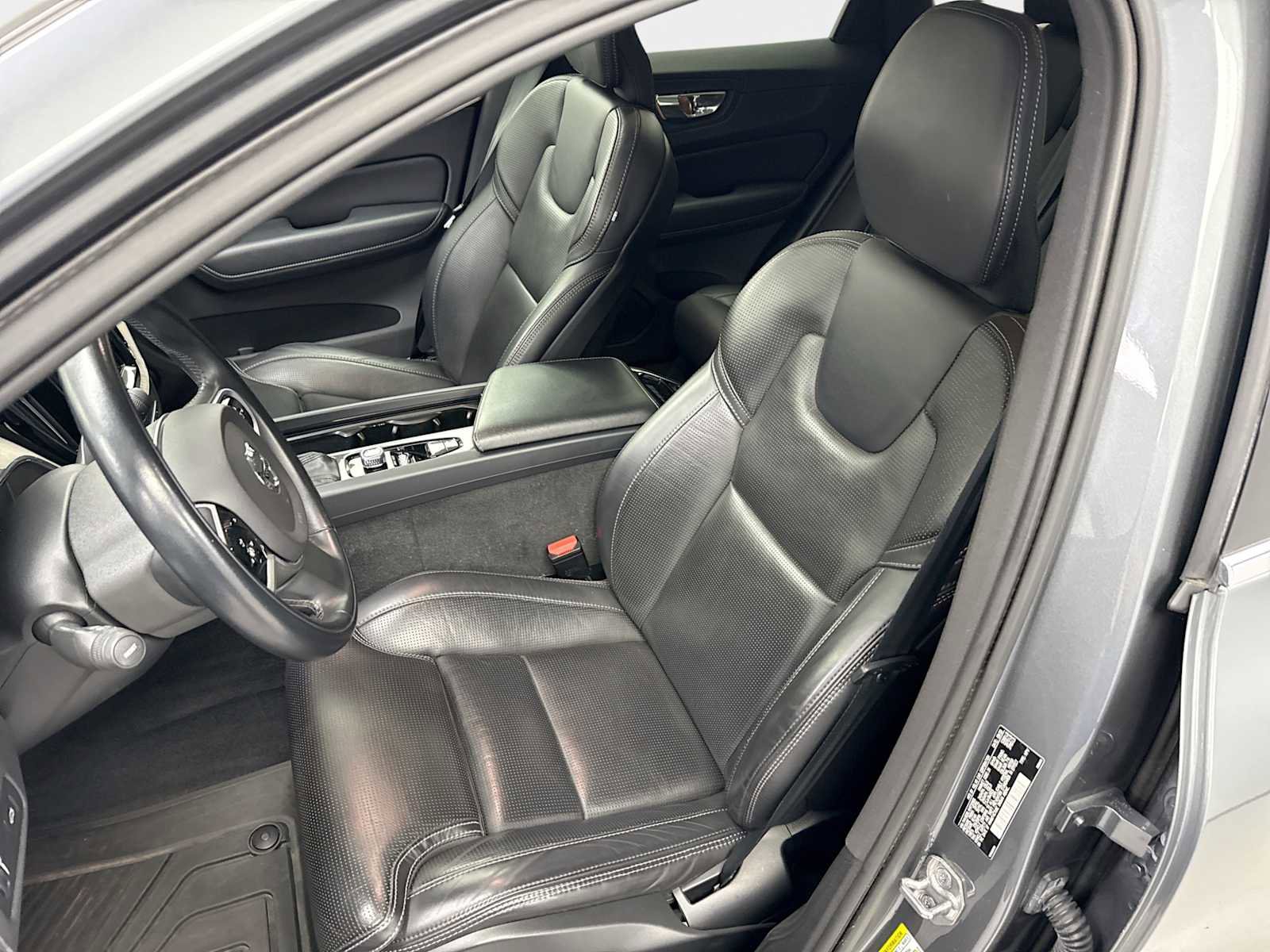 Used 2021 Volvo XC60 T5 Inscription w/ Climate Package image 19