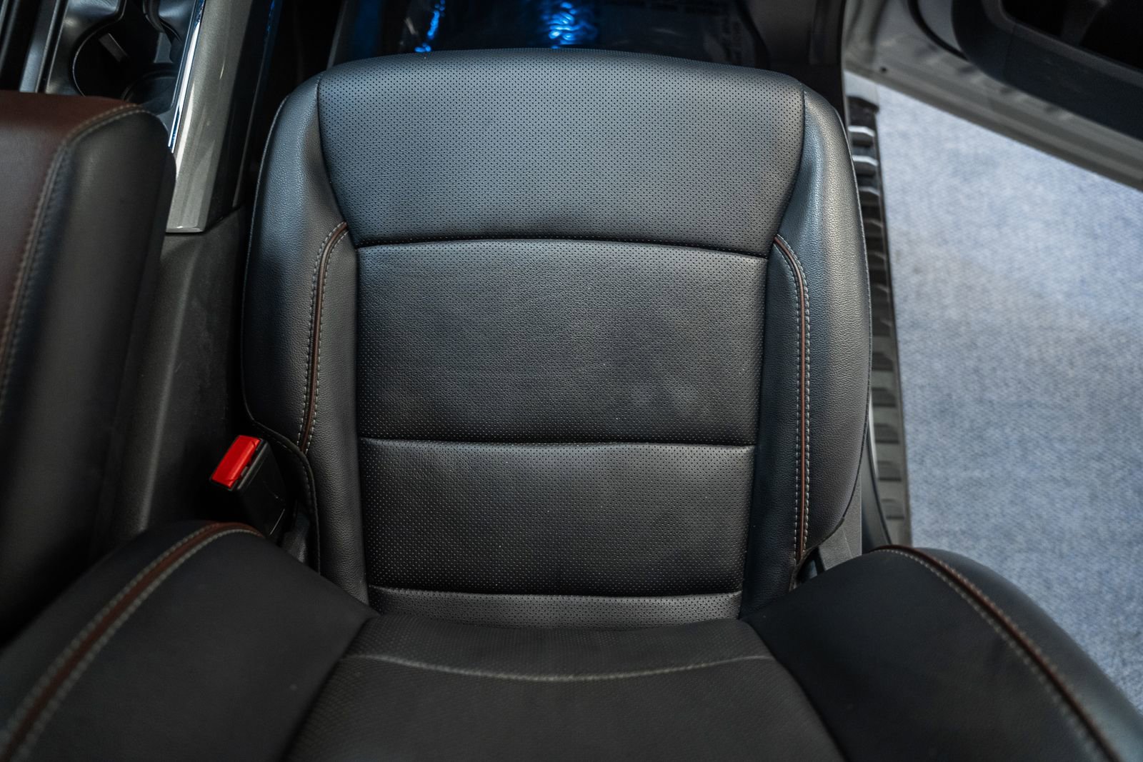 Certified 2023 Ford F150 Lariat w/ Equipment Group 502A High image 37