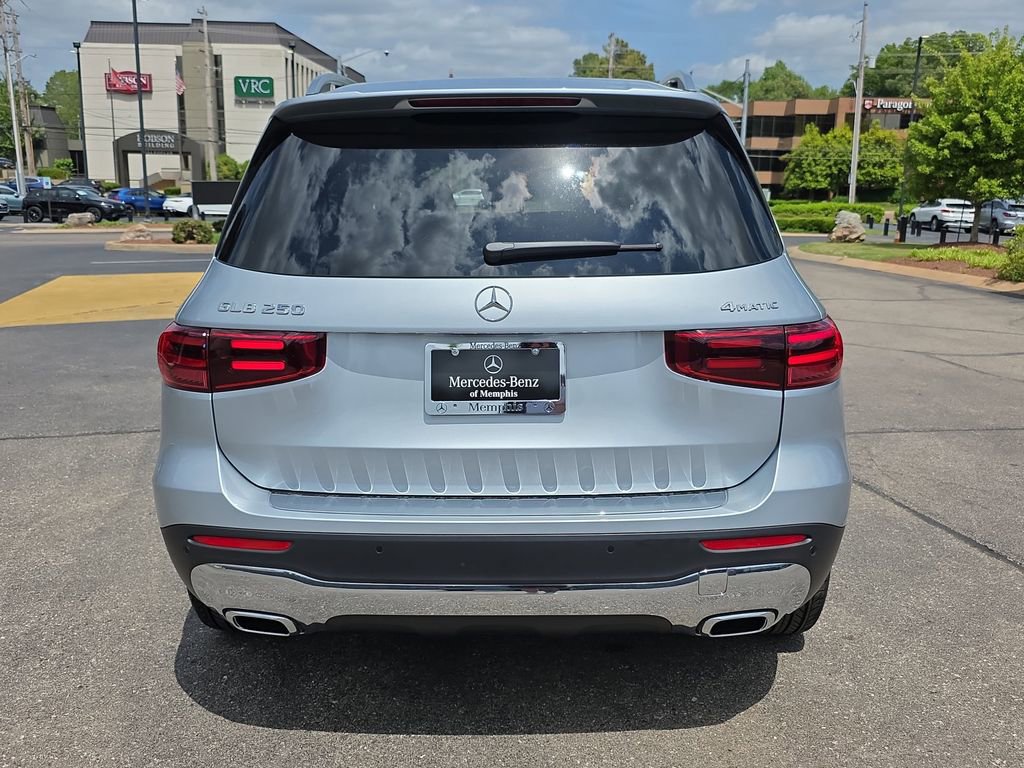 Certified 2026 Mercedes-Benz GLB 250 4MATIC image 4