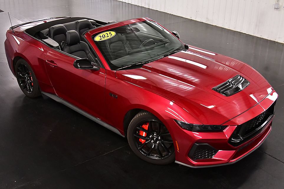Used 2025 Ford Mustang GT Premium RWD image 12