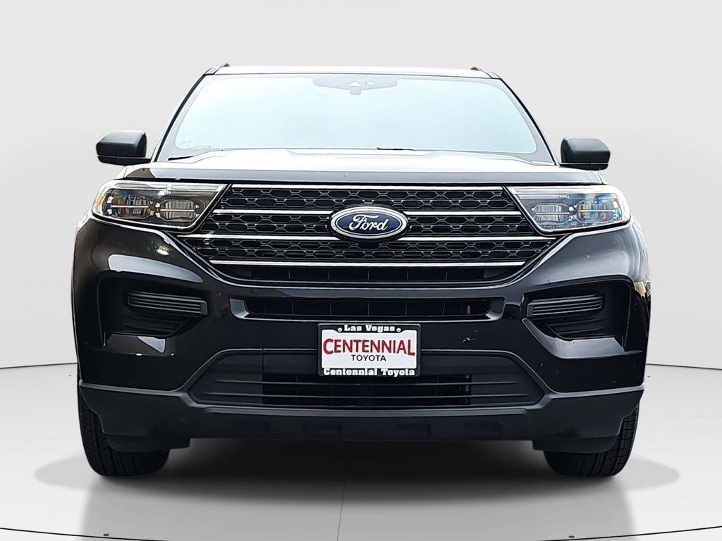 Used 2023 Ford Explorer XLT w/ Class IV Trailer Tow Package AWD/4WD image 2