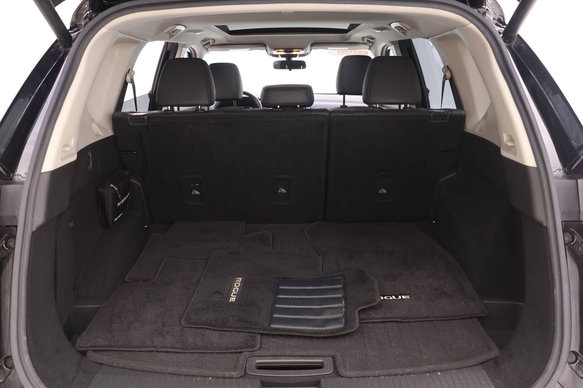 Used 2022 Nissan Rogue SV w/ SV Premium Package image 13