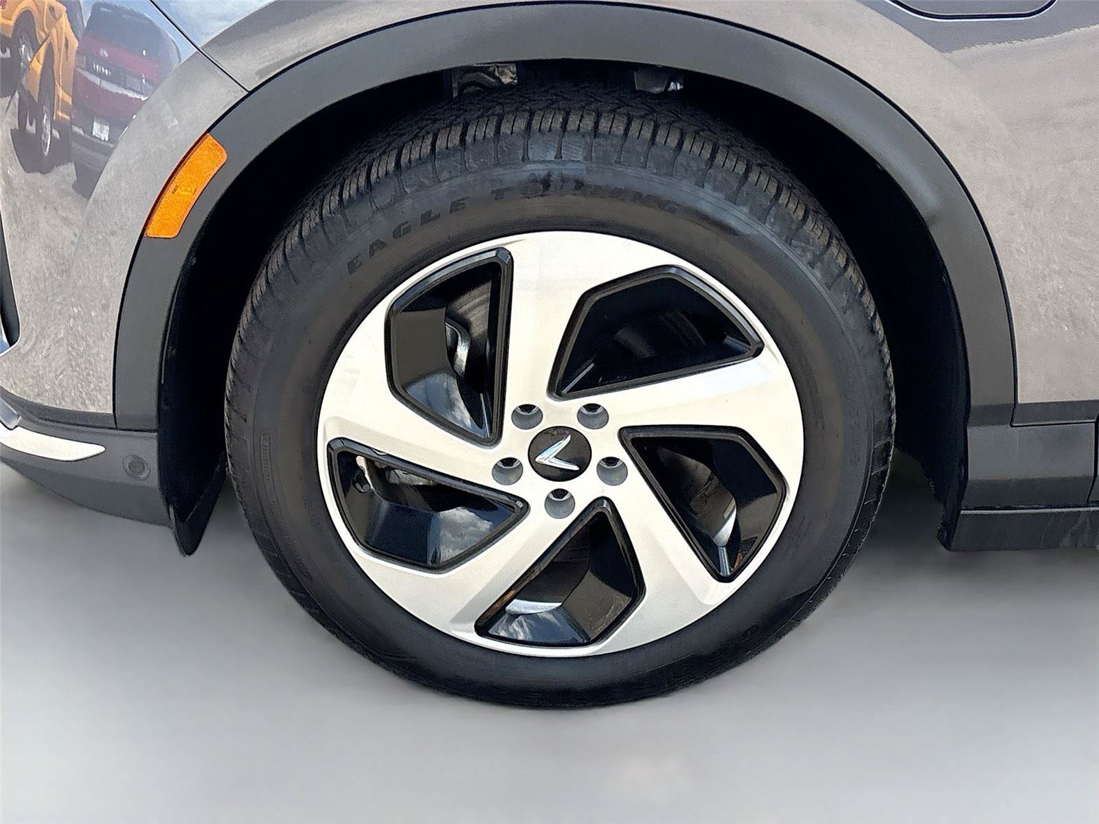 New 2025 VinFast VF 8 Eco AWD/4WD image 30