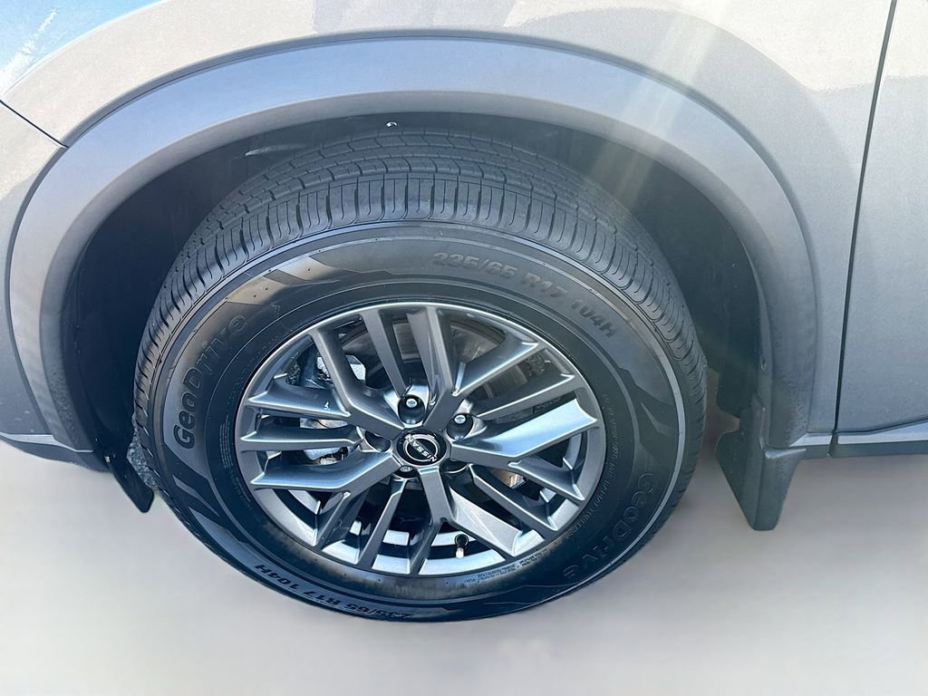 Used 2023 Nissan Rogue S image 28