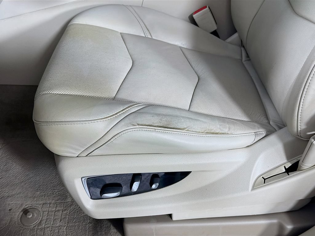 Used 2018 Cadillac Escalade Luxury RWD image 23