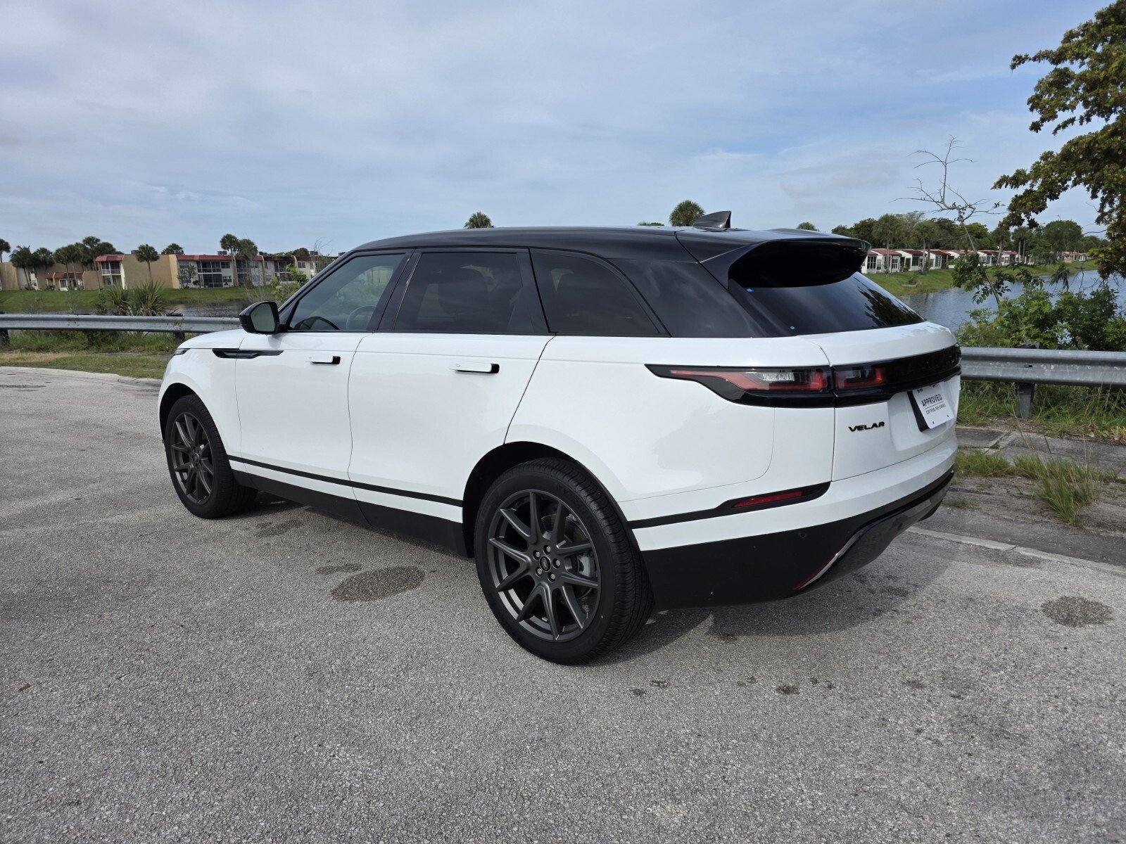 Certified 2023 Land Rover Range Rover Velar S AWD/4WD image 2