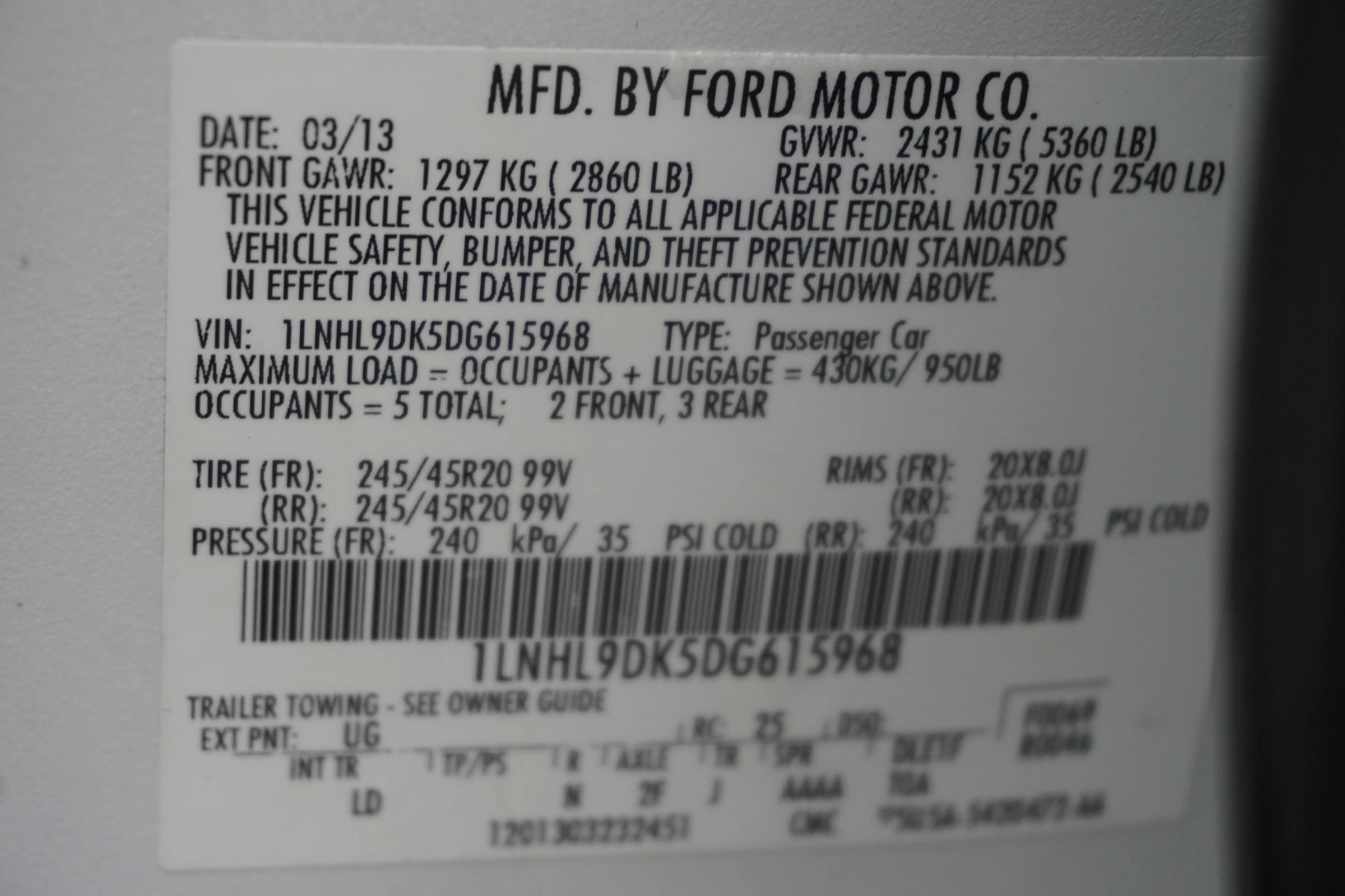 Used 2013 Lincoln MKS FWD image 27