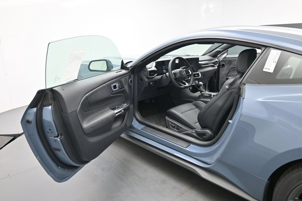 New 2026 Ford Mustang GT Premium w/ GT Performance Package RWD image 8