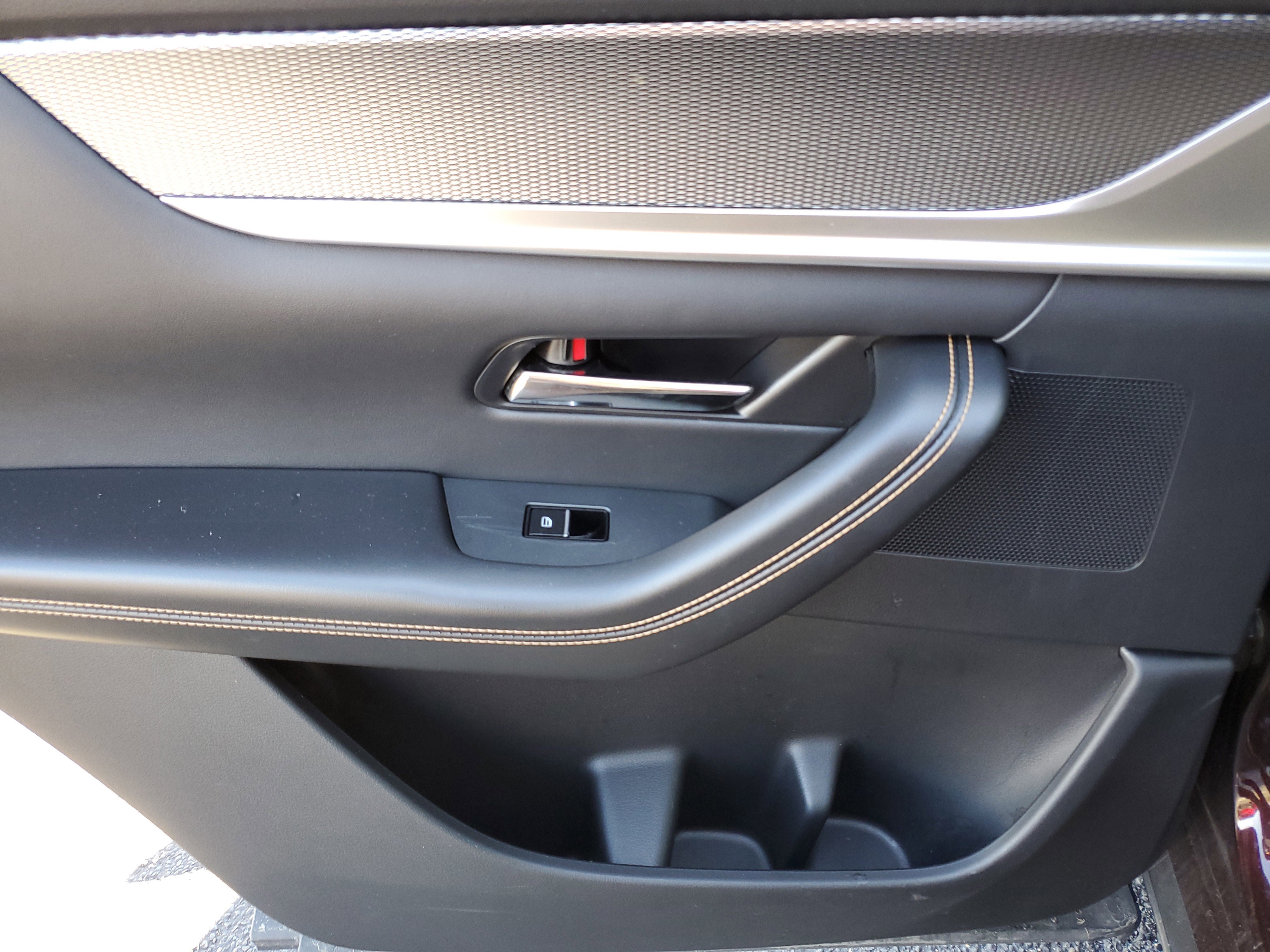 Used 2024 MAZDA CX-90 Plug-In Hybrid w/ Premium Pkg image 16