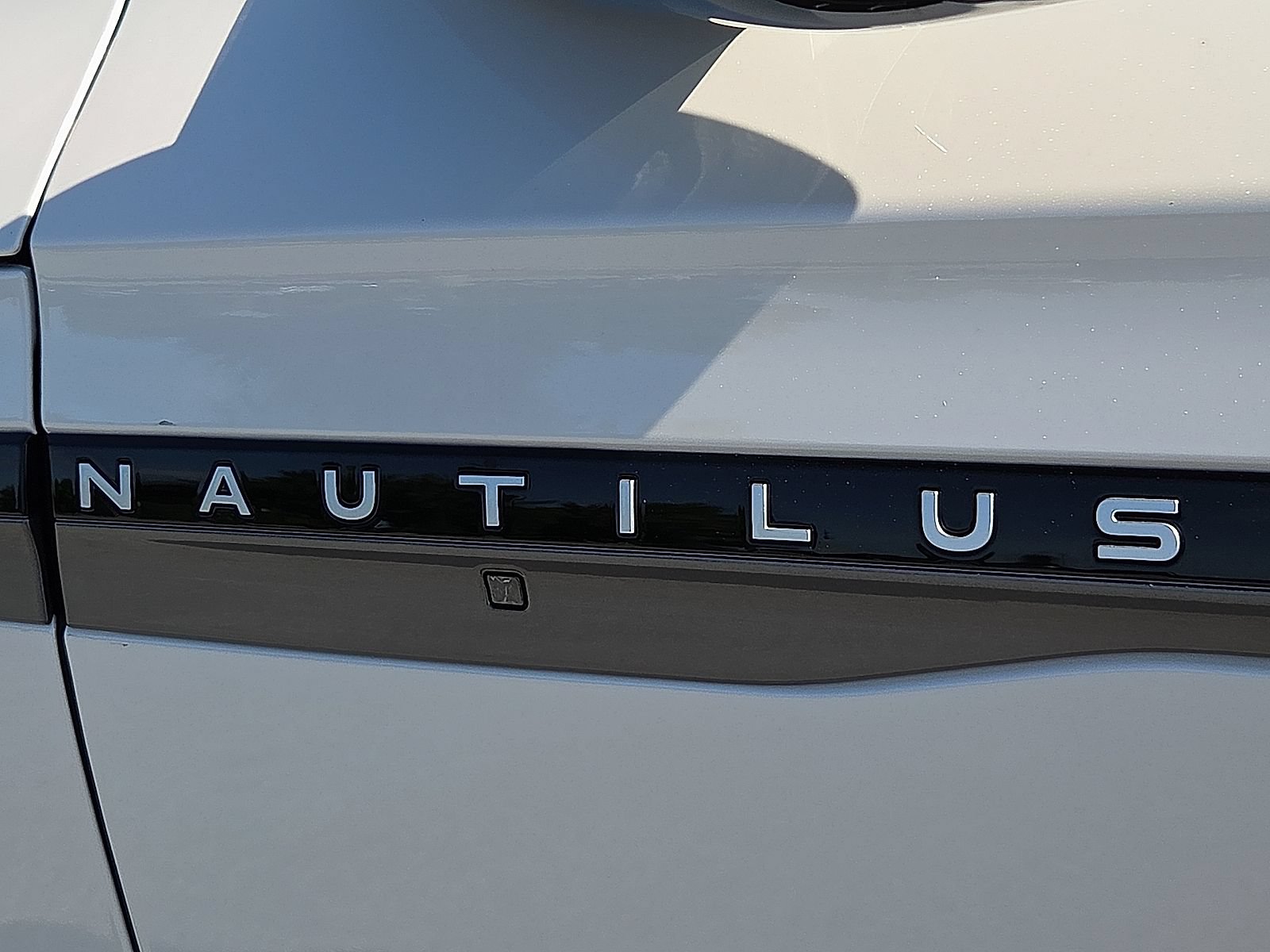 Used 2024 Lincoln Nautilus Reserve w/ Equipment Group 203A AWD/4WD image 9