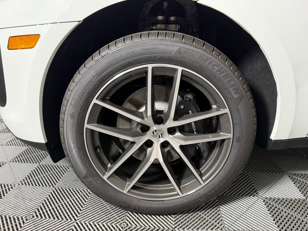 New 2025 Porsche Macan Turbo image 11