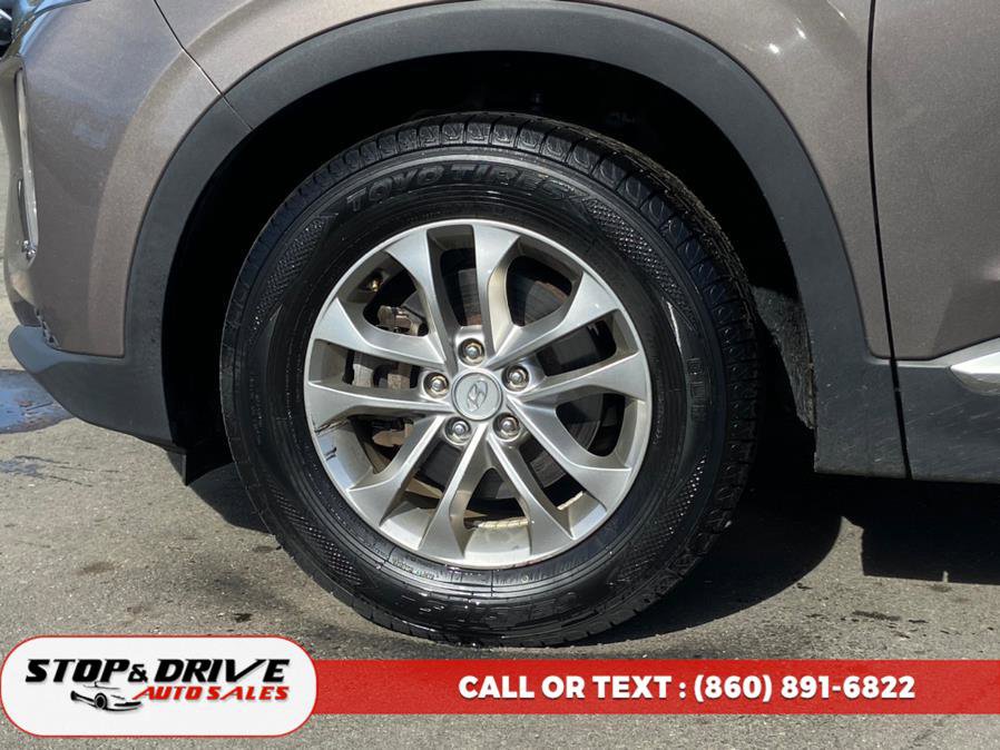 Used 2019 Hyundai Santa Fe SE image 9