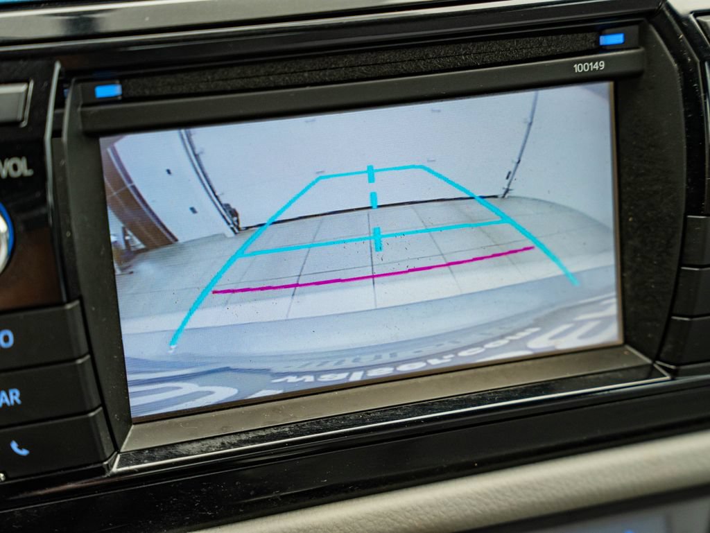 Used 2015 Toyota Corolla LE FWD image 32
