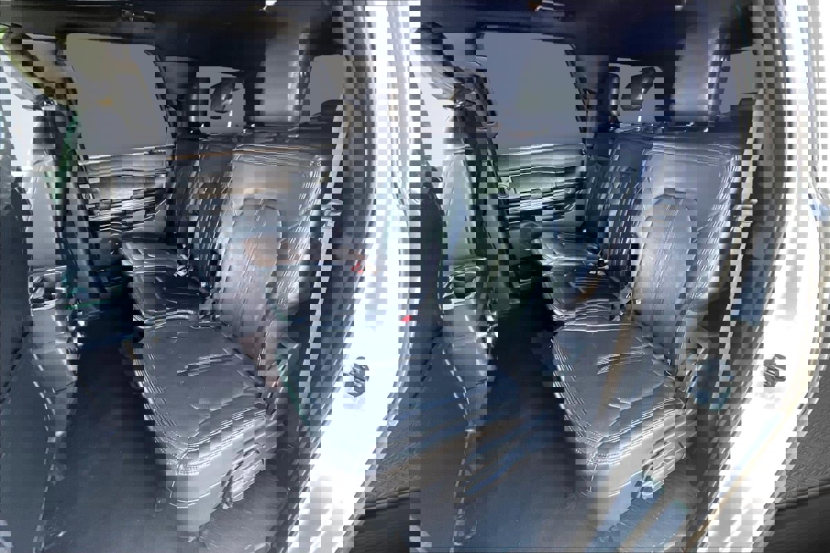 Used 2020 Ford Expedition Limited image 26