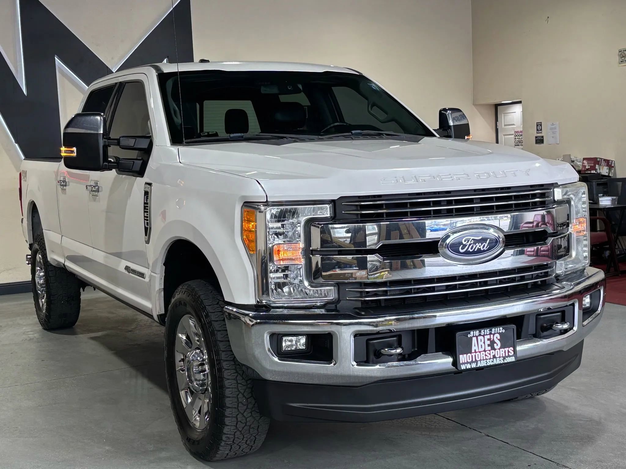 Used 2017 Ford F350 Lariat w/ Lariat Ultimate Package AWD/4WD image 3