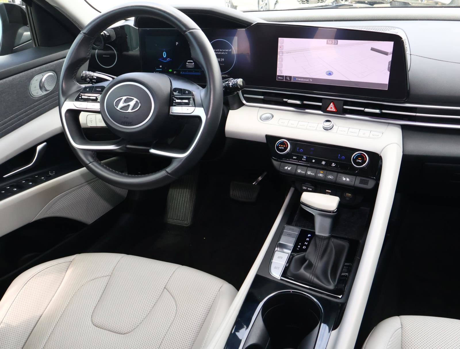 Used 2023 Hyundai Elantra Limited FWD image 5