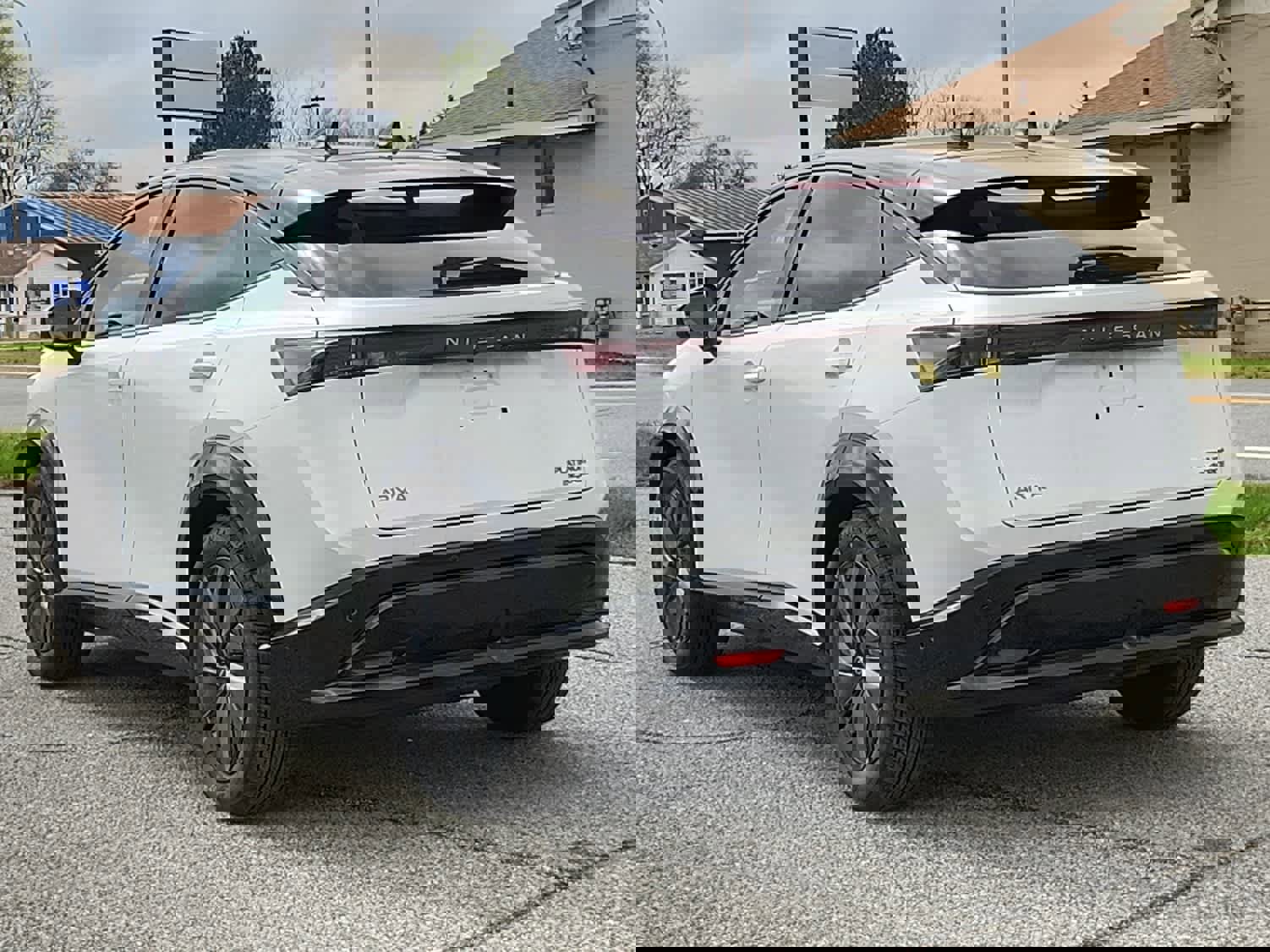 New 2025 Nissan Ariya Platinum image 4