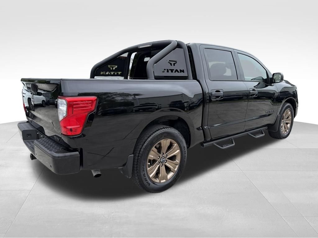 Used 2024 Nissan Titan SV w/ SV Bronze Edition Package image 8