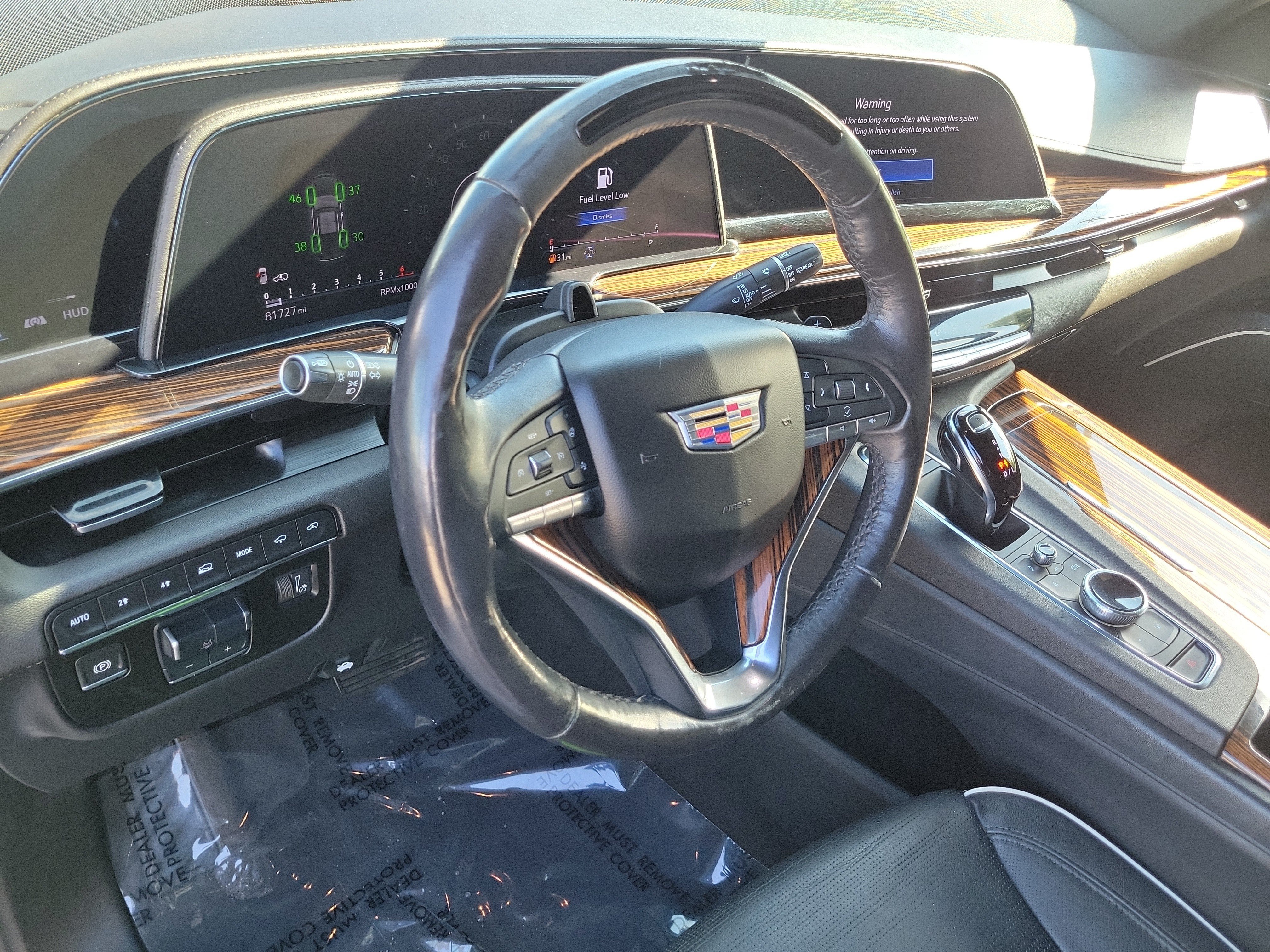 Used 2023 Cadillac Escalade ESV Premium Luxury w/ Performance Package AWD/4WD image 15