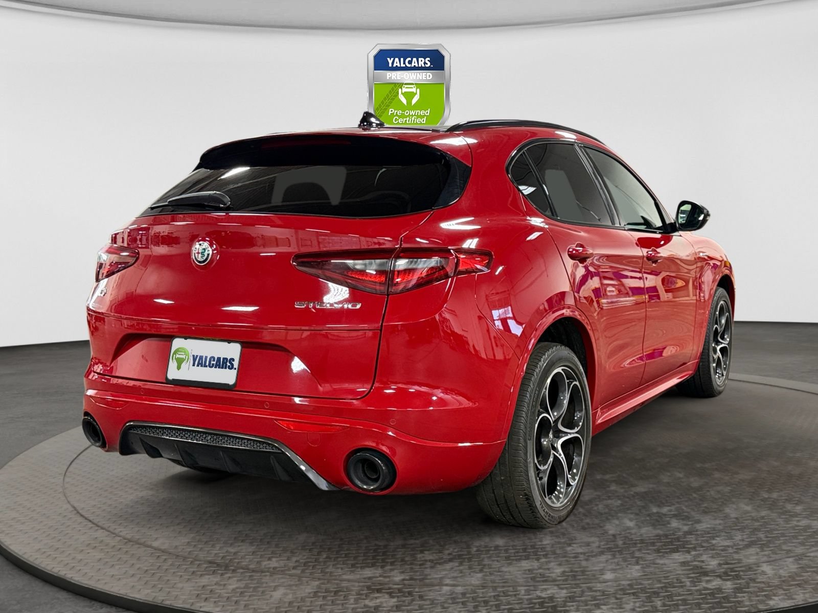 Used 2022 Alfa Romeo Stelvio Veloce AWD/4WD image 5
