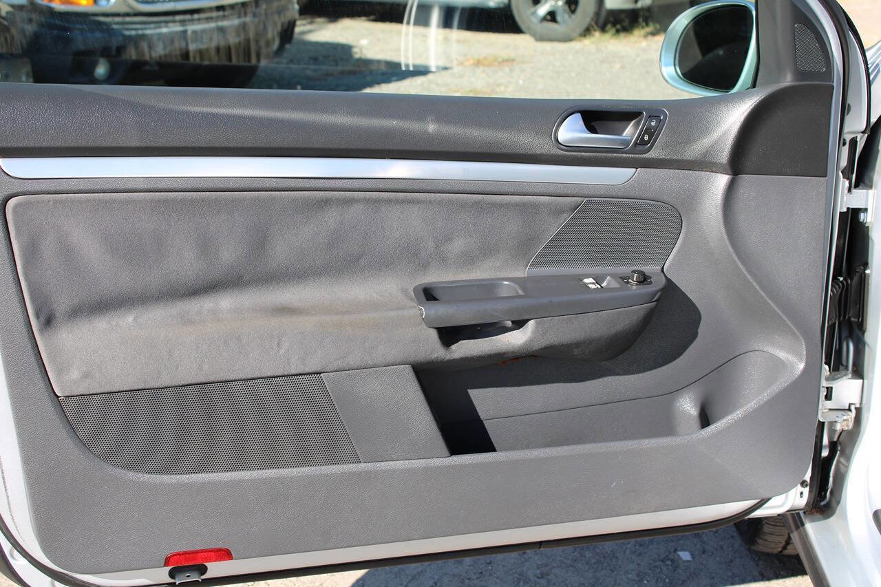 Used 2007 Volkswagen GTI 2-Door image 14