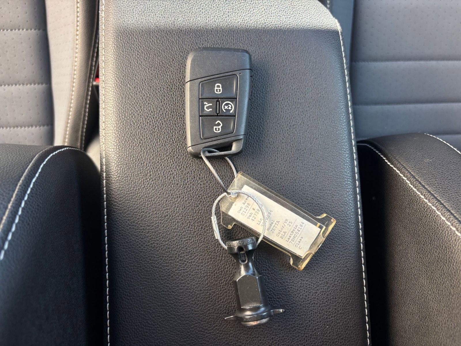 Used 2025 Volkswagen Jetta SE image 22