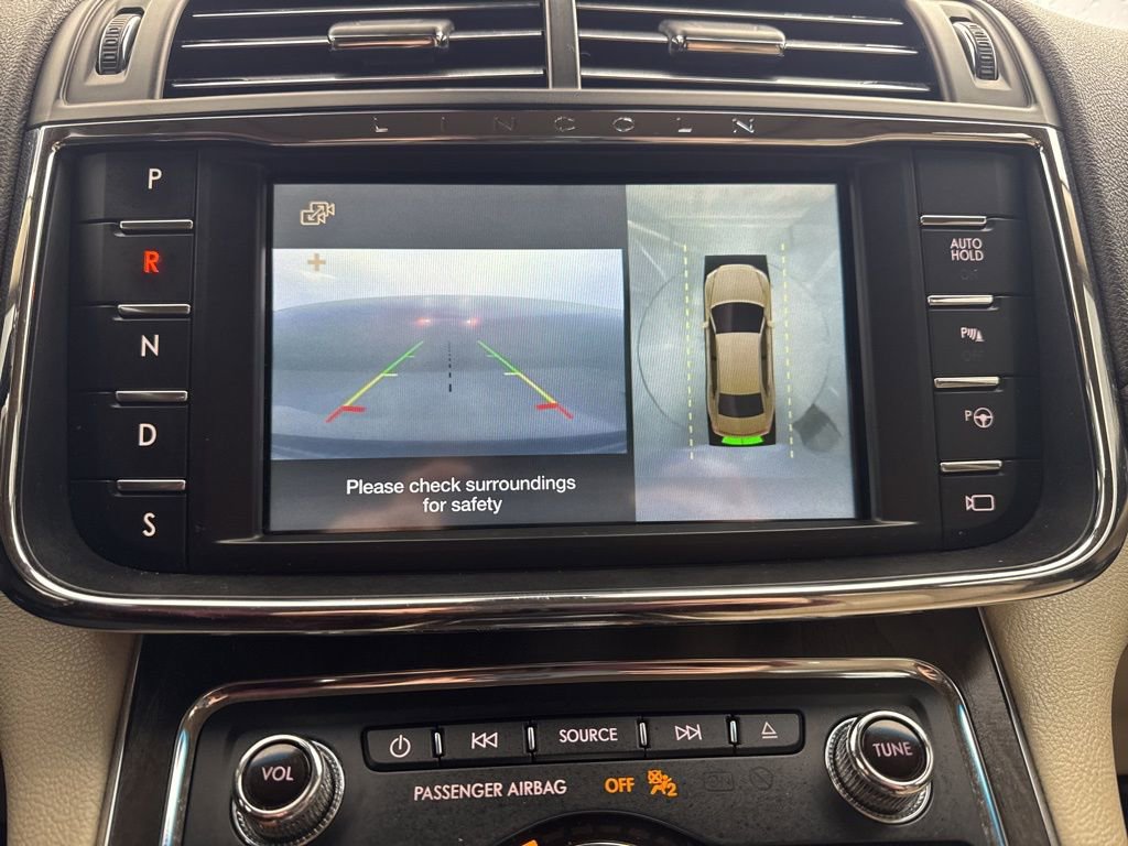 Used 2018 Lincoln Continental Reserve w/ Rear-seat Package image 21