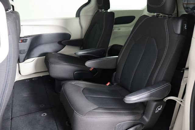 Used 2023 Chrysler Voyager LX FWD image 16
