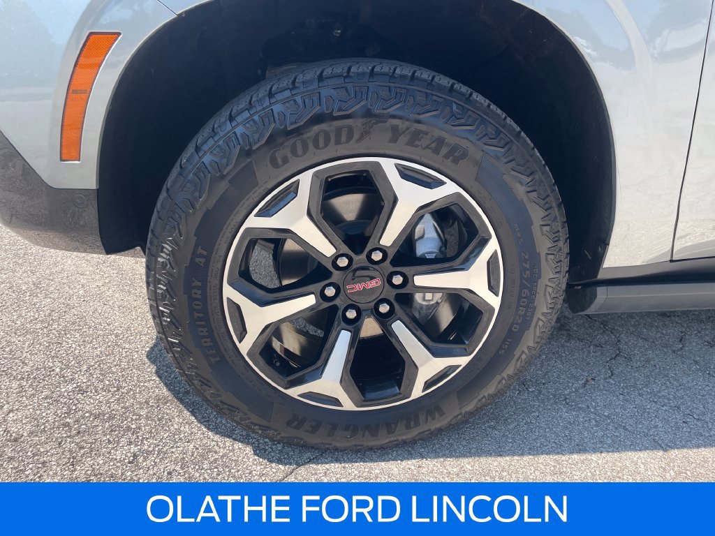 Used 2025 GMC Yukon AT4 w/ AT4 Premium Package AWD/4WD image 11