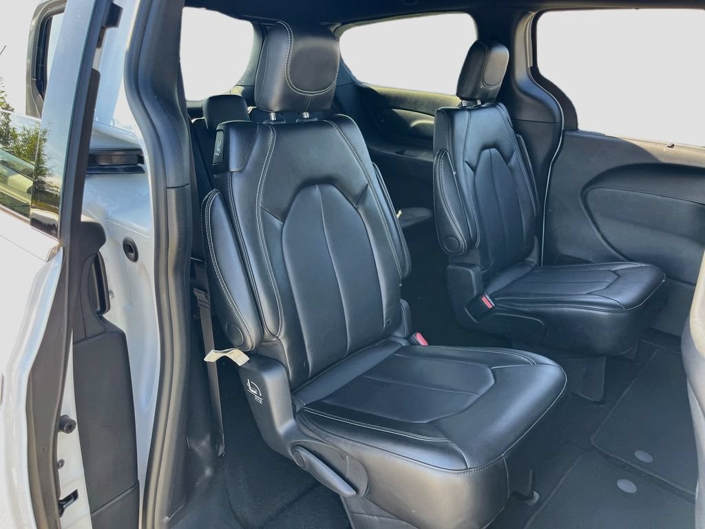 Certified 2026 Chrysler Pacifica Select FWD image 27
