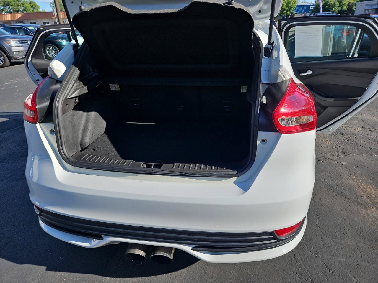 Used 2018 Ford Focus ST FWD image 31