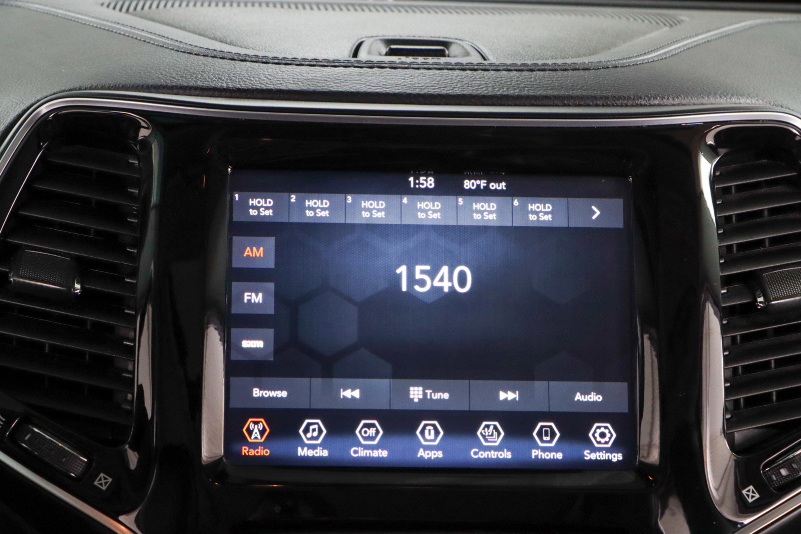 Used 2022 Jeep Cherokee Limited AWD/4WD image 19
