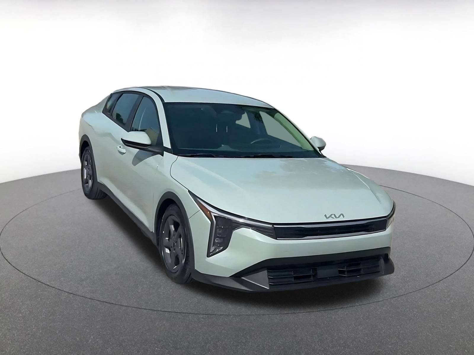 Used 2025 Kia K4 FWD image 3