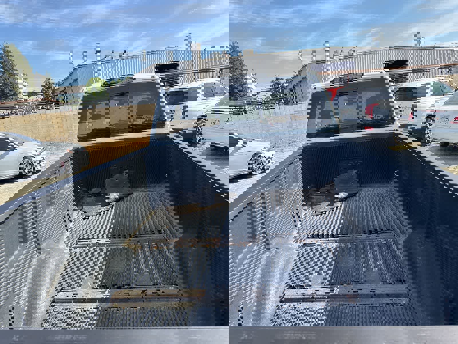 Used 2019 Nissan Titan SV image 17