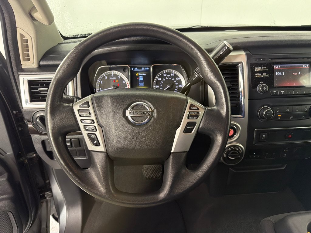 Used 2017 Nissan Titan SV AWD/4WD image 12