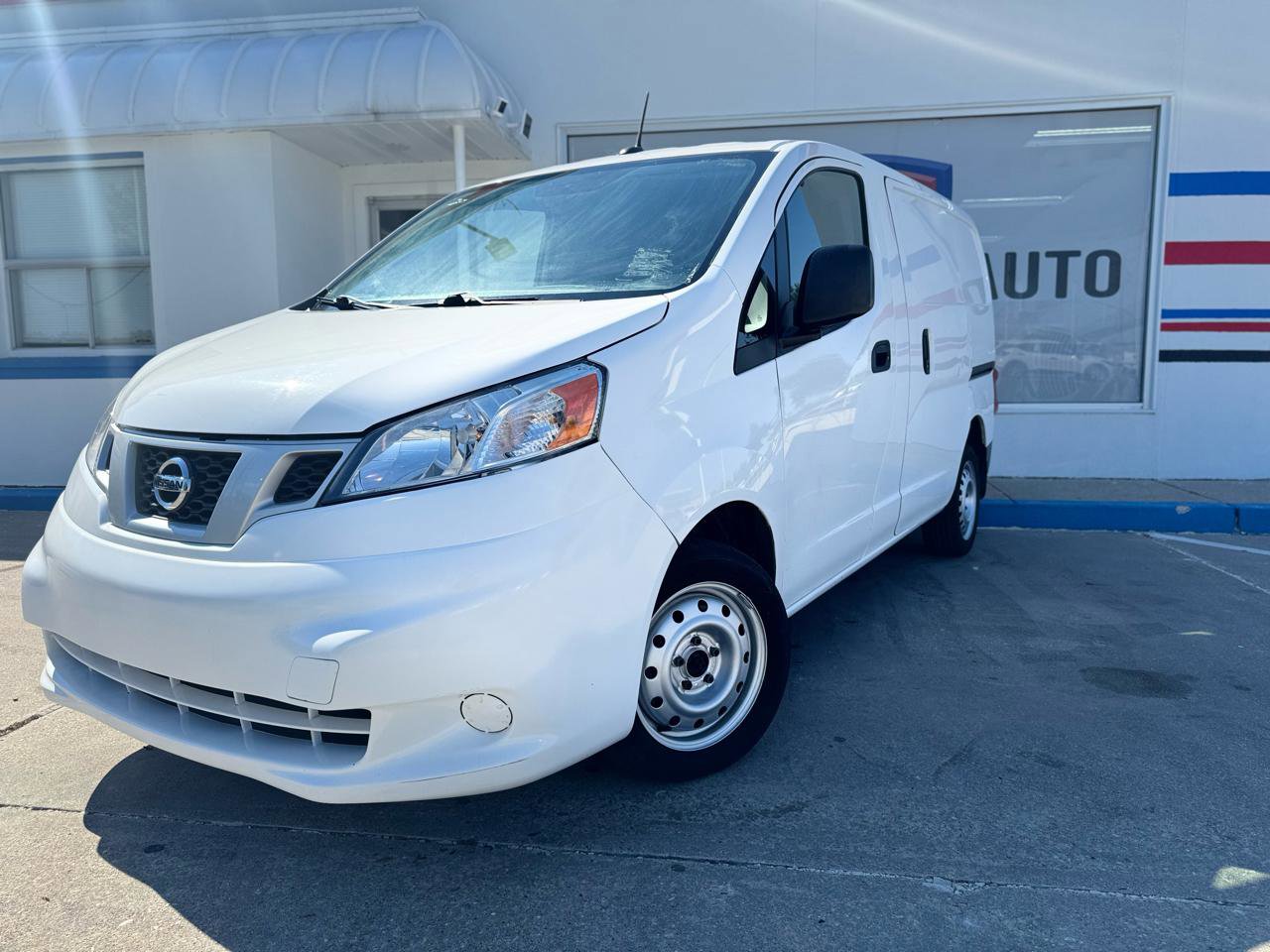 Used 2020 Nissan NV200 S FWD image 2