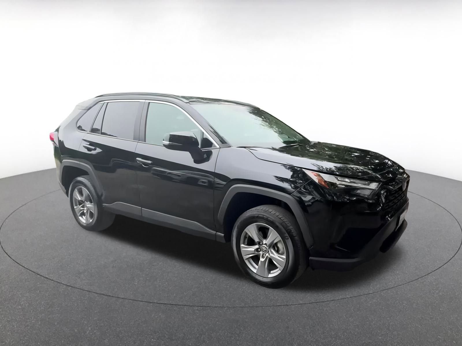 Used 2024 Toyota RAV4 XLE image 2