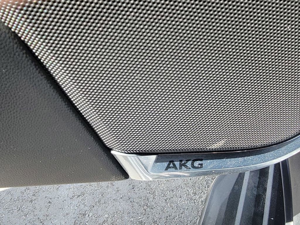 Certified 2022 Cadillac Escalade Premium Luxury image 24