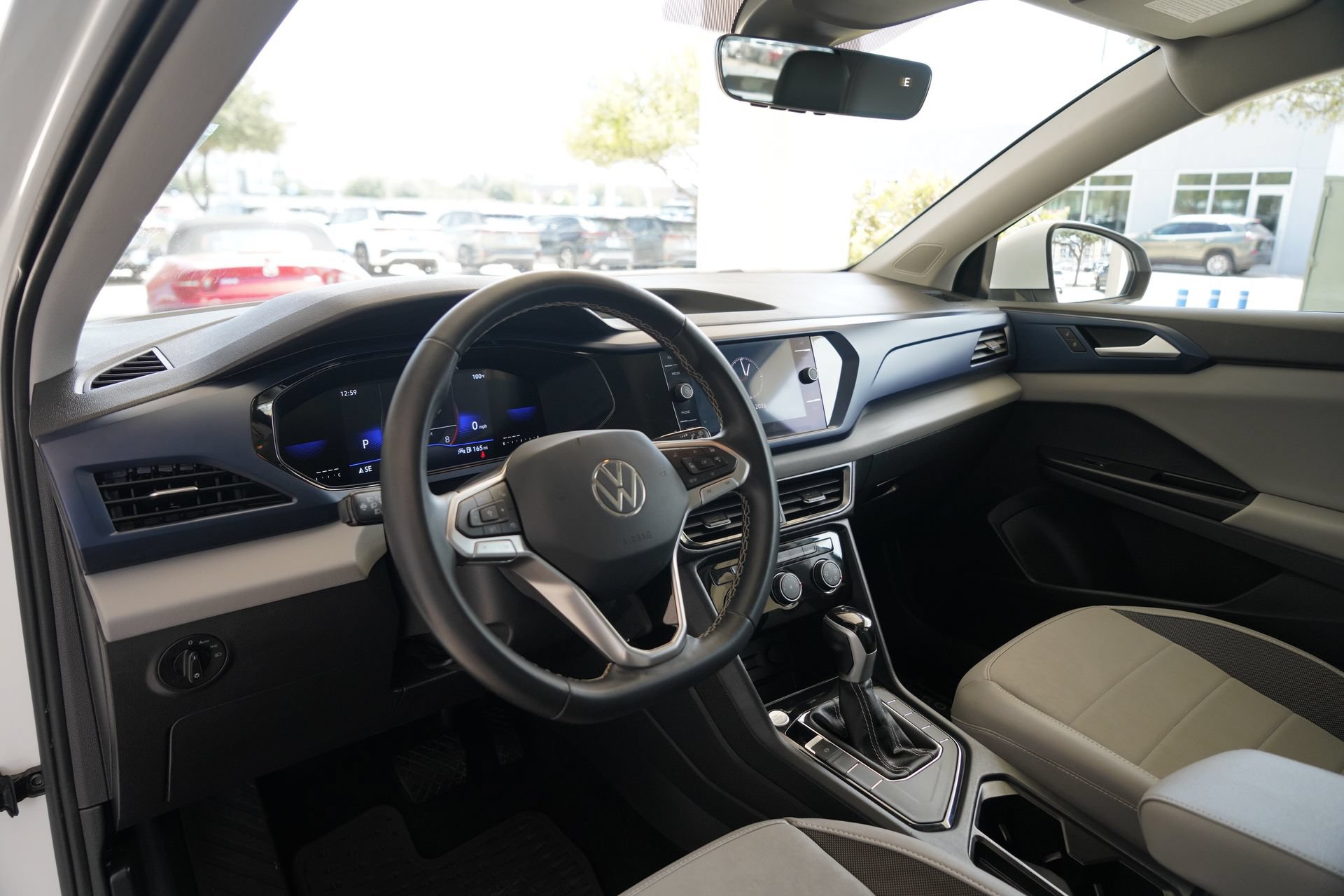 Certified 2023 Volkswagen Taos SE w/ Black Wheel Package FWD image 8