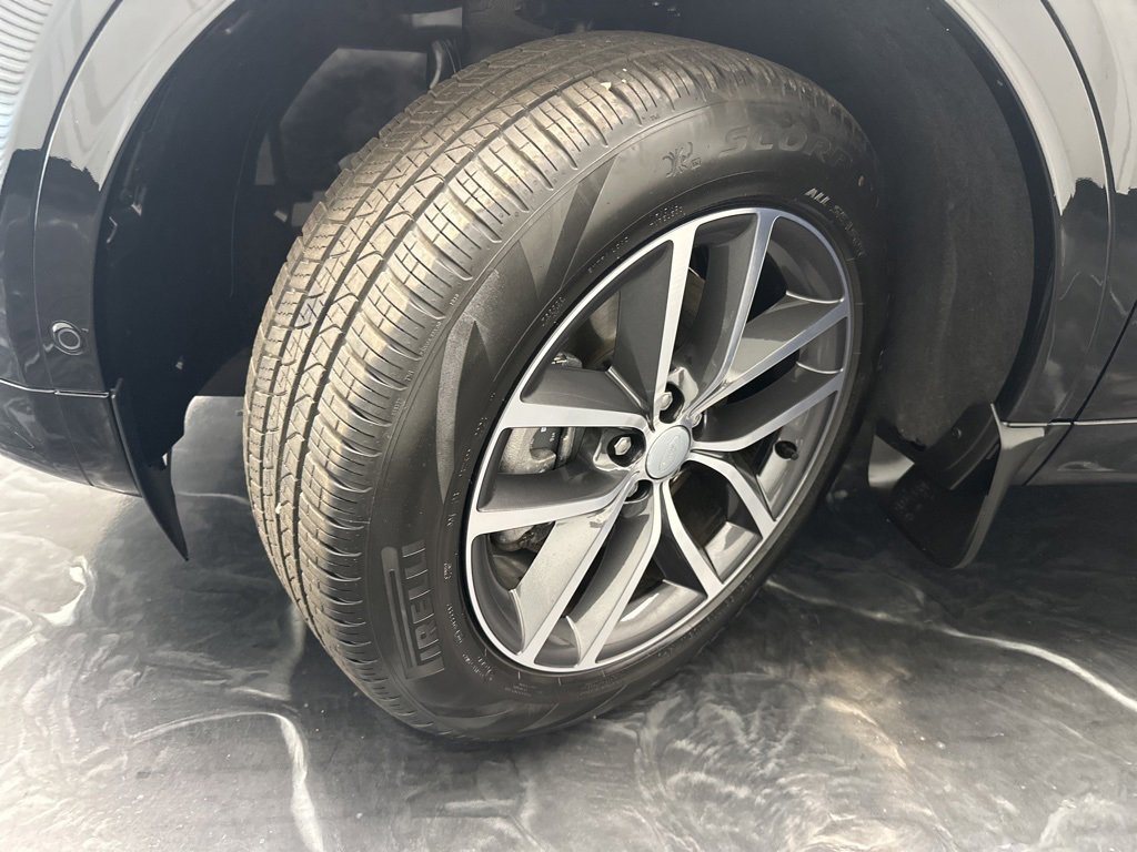 Used 2025 Land Rover Discovery Sport S image 36