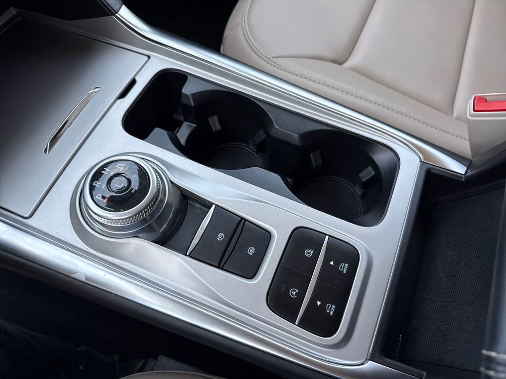 Certified 2024 Ford Explorer XLT w/ Equipment Group 202A image 23