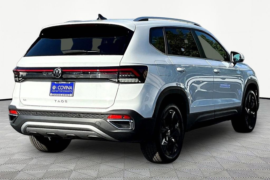 New 2026 Volkswagen Taos SE image 6