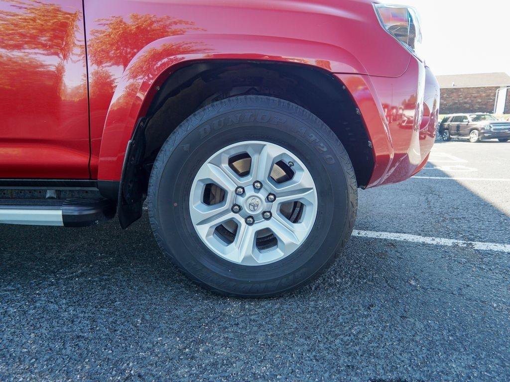 Used 2018 Toyota 4Runner SR5 Premium AWD/4WD image 11