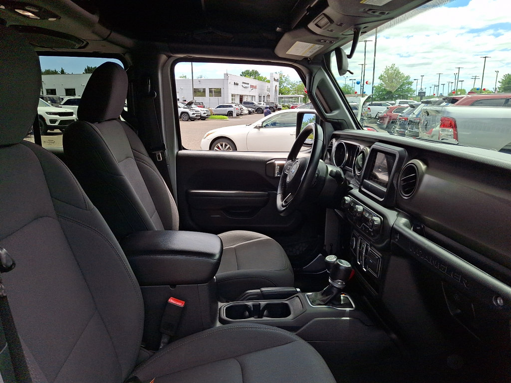 Used 2018 Jeep Wrangler Unlimited Sport S AWD/4WD image 12