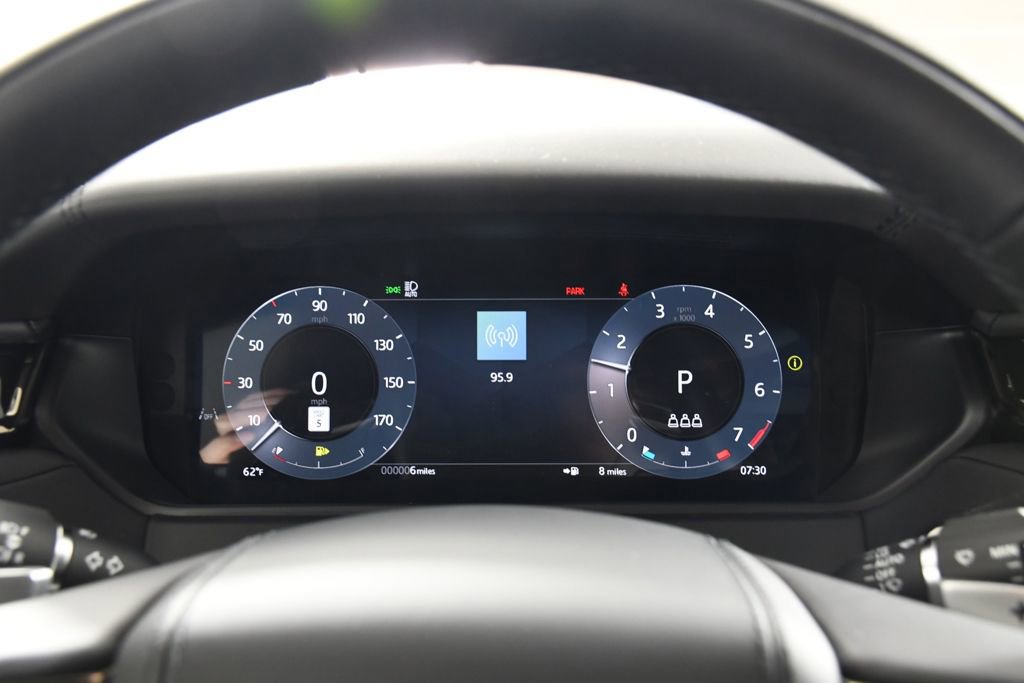 New 2026 Land Rover Range Rover Velar Dynamic SE AWD/4WD image 31