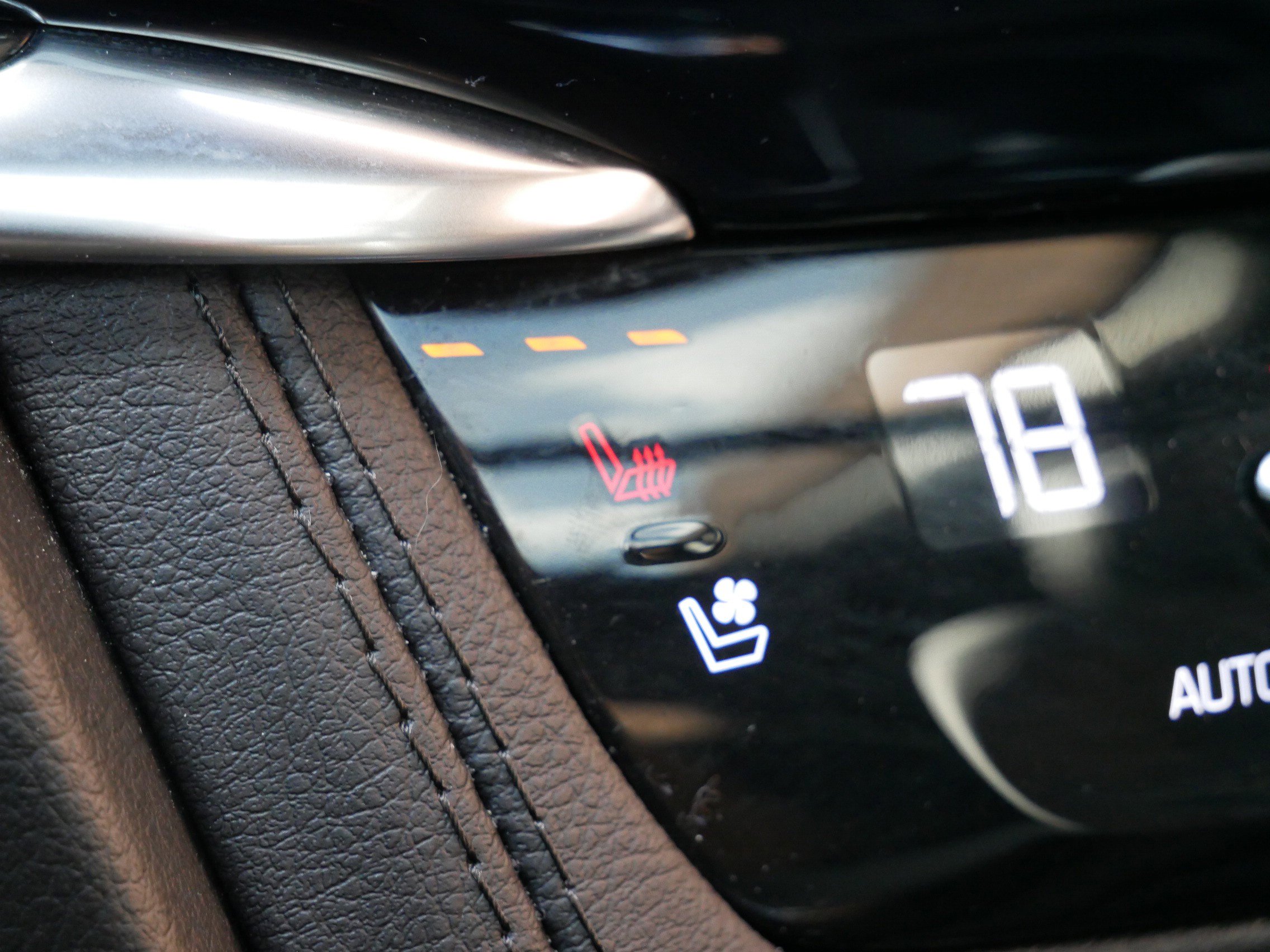 Certified 2023 Cadillac XT6 Sport w/ Technology Package image 17